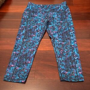 New CVG Capri leggings  Size Large FLAMINGOs
Constantly Varied Gear